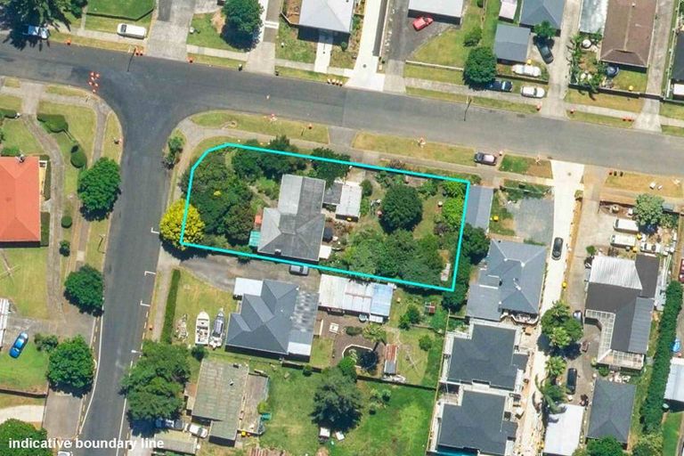 Photo of property in 19 Blanes Road, Weymouth, Auckland, 2103