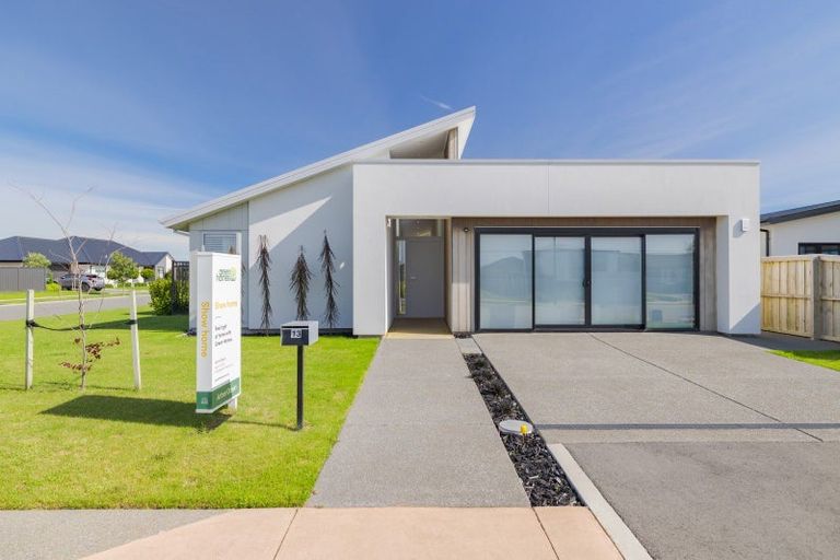 Photo of property in 13 Finstock Way, Rolleston, 7614