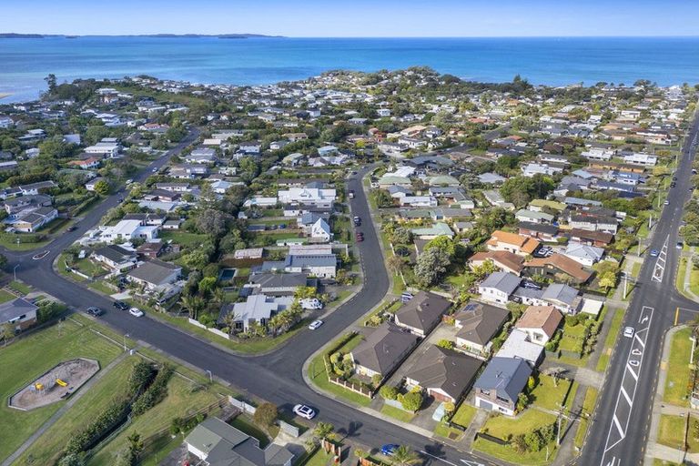 Photo of property in 23 Bay Street, Red Beach, 0932