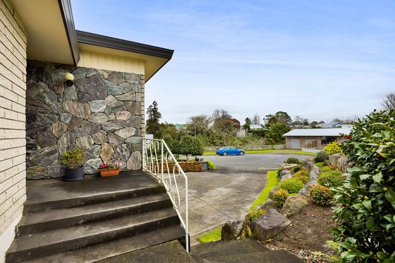 Photo of property in 20 Chartwell Drive, Eltham, 4322