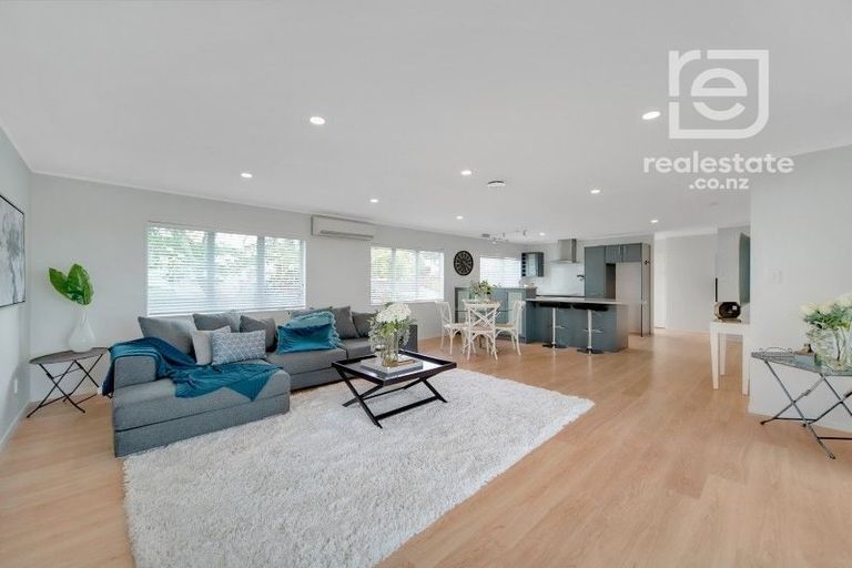 Photo of property in 60 De Quincey Terrace, Highland Park, Auckland, 2010