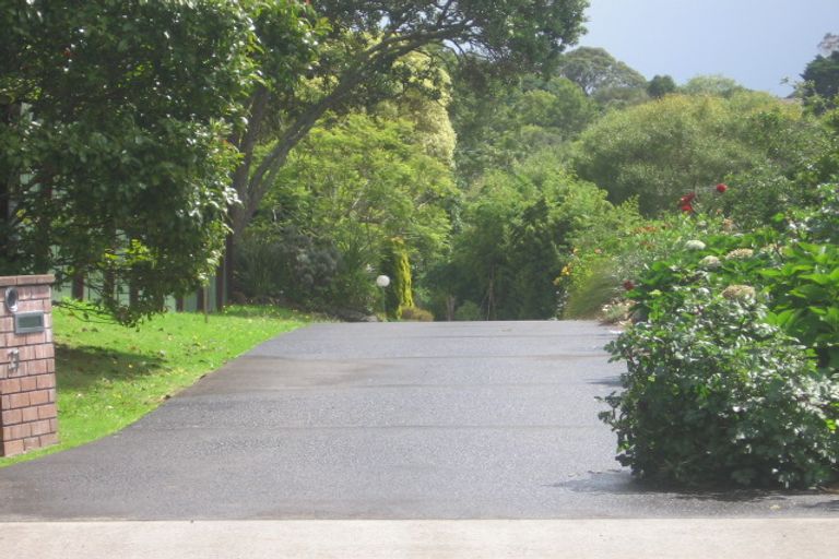 Photo of property in 1/19 Arahia Street, Northcote, Auckland, 0627