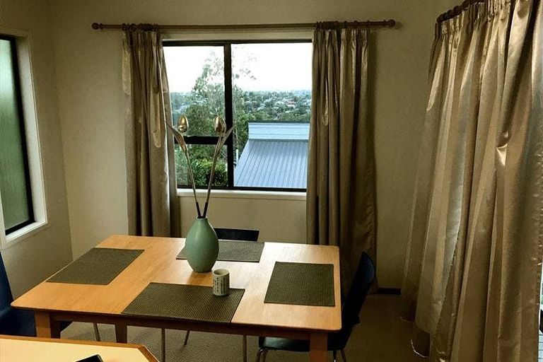 Photo of property in 1/13 Target Road, Totara Vale, Auckland, 0629