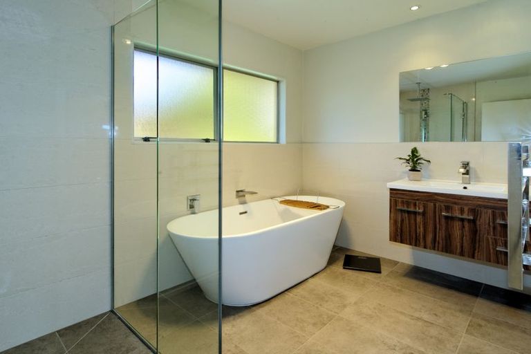 Photo of property in 2/49 Seabrook Avenue, New Lynn, Auckland, 0600