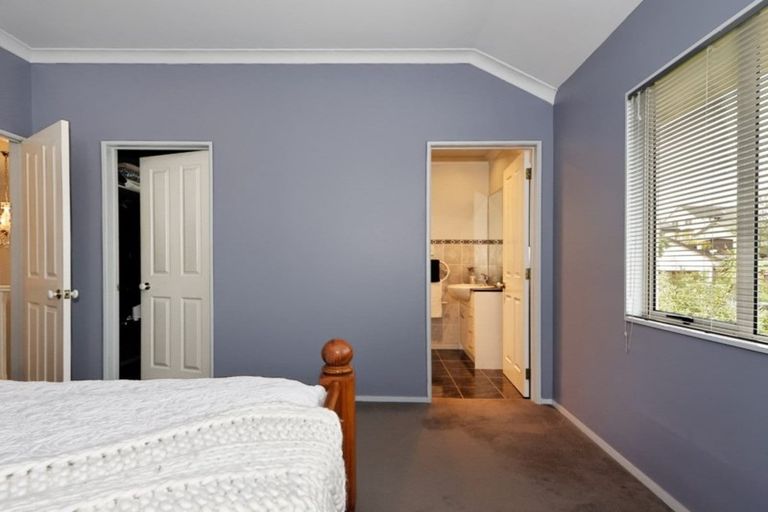 Photo of property in 83a Mt Lebanon Crescent, The Gardens, Auckland, 2105