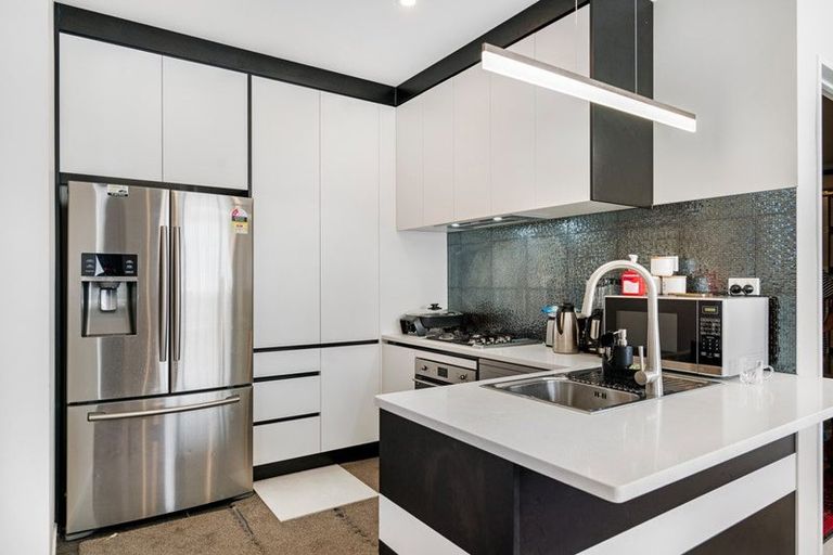 Photo of property in 47d Bruce Mclaren Road, Henderson, Auckland, 0612