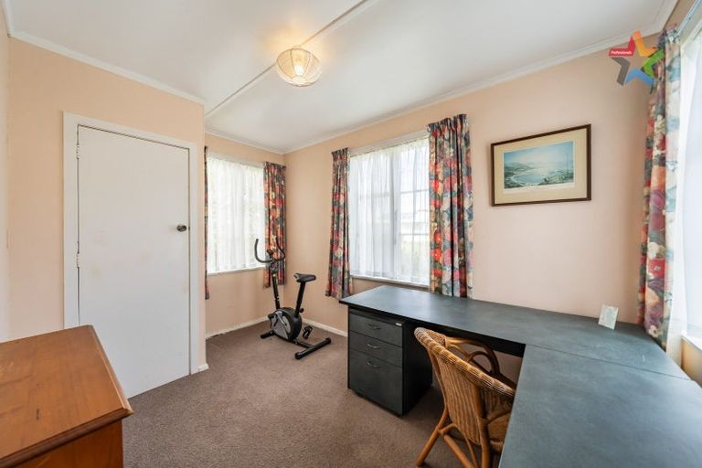 Photo of property in 6 Lockwood Crescent, Taita, Lower Hutt, 5011