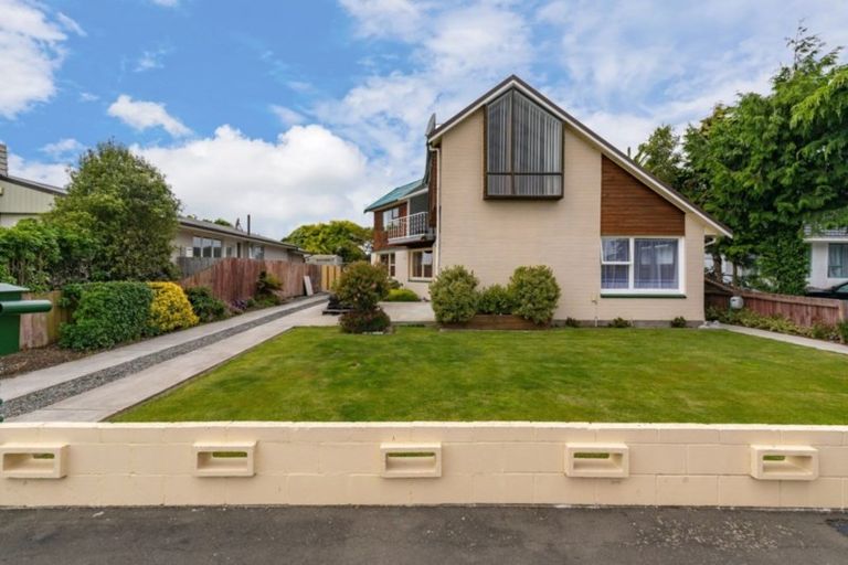 Photo of property in 18 Donnington Street, Parklands, Christchurch, 8083