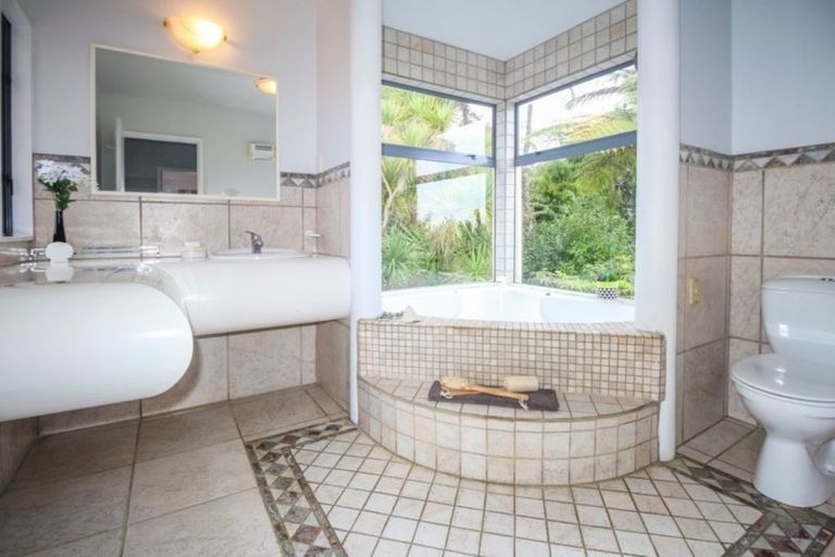 Photo of property in 880 Scenic Drive, Swanson, Henderson, 0781