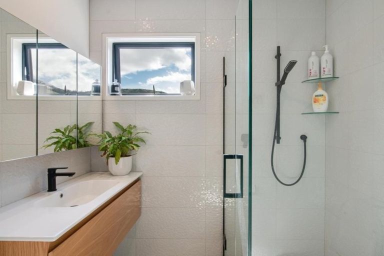 Photo of property in 6 Sandford Terrace, Lower Shotover, Queenstown, 9304