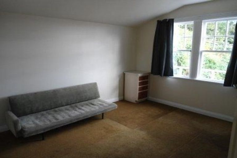 Photo of property in 76a Kelburn Parade, Kelburn, Wellington, 6012