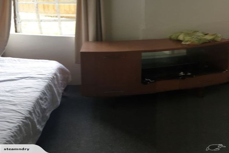 Photo of property in 123 Te Atatu Road, Te Atatu South, Auckland, 0610