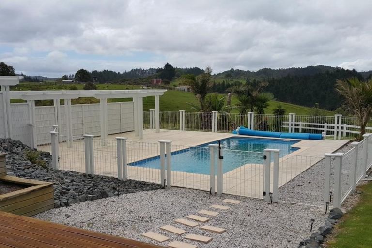 Photo of property in 118 Upper Orewa Road, Wainui, Silverdale, 0992