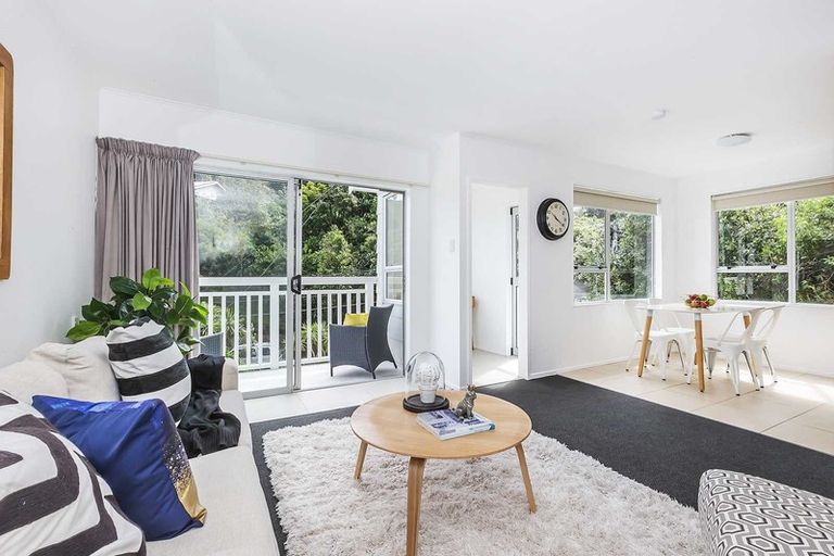 Photo of property in 2/59 Hungerford Road, Houghton Bay, Wellington, 6023