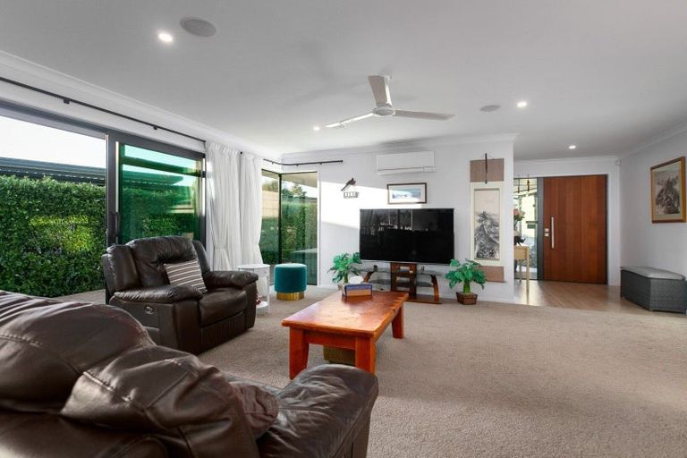 Photo of property in 17 Riverside Place, Katikati, 3129
