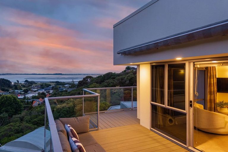 Photo of property in 10 Cadiz Lane, Mount Pleasant, Christchurch, 8081