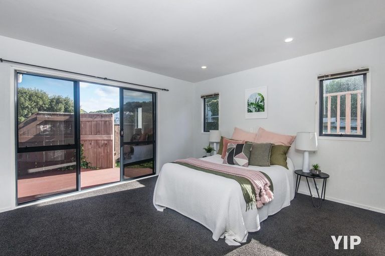 Photo of property in 59 Dress Circle, Newlands, Wellington, 6037