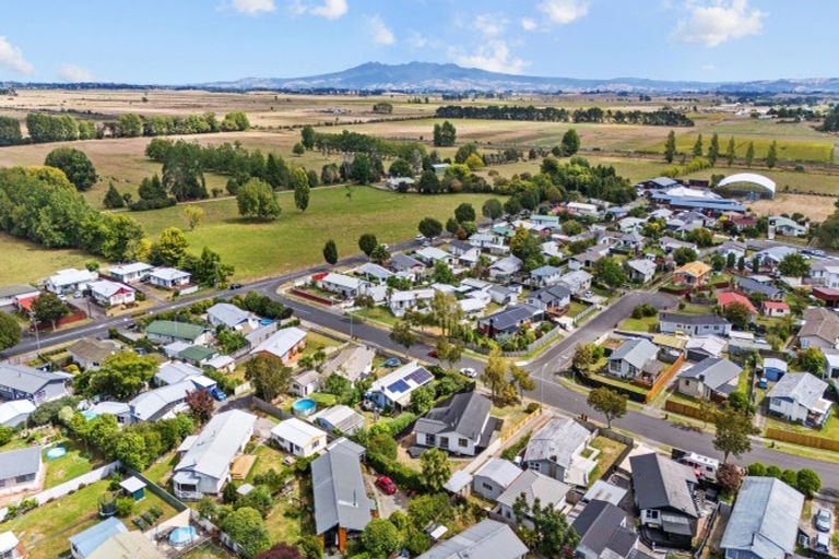 Photo of property in 16 Rhonda Avenue, Deanwell, Hamilton, 3206