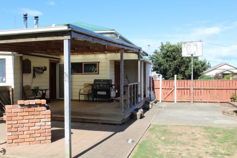 Photo of property in 59 Swinburn Street, Dannevirke, 4930