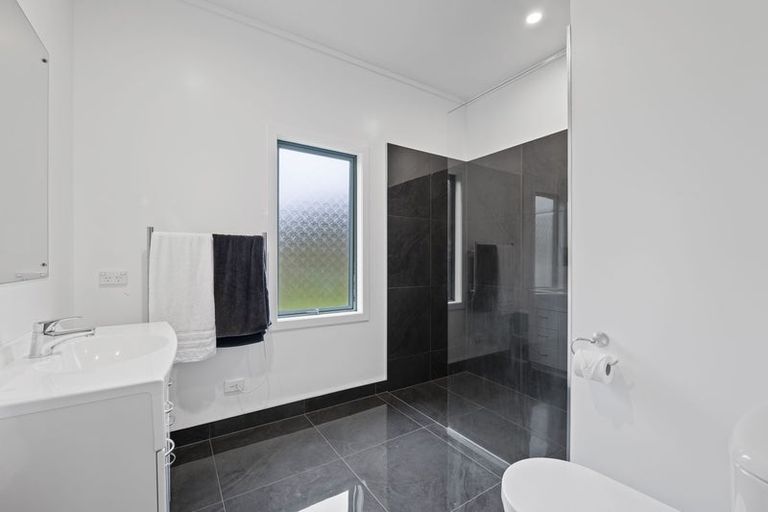 Photo of property in 280 Corbett Road, Paraite, New Plymouth, 4373