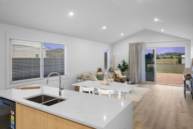 Photo of property in 102 Pelorus Avenue, Poraiti, Napier, 4182