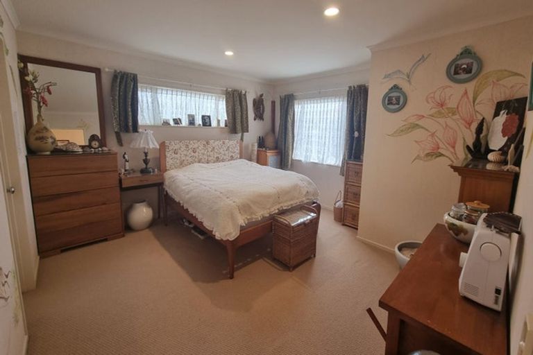 Photo of property in 4 Oswald Close, Flat Bush, Auckland, 2016