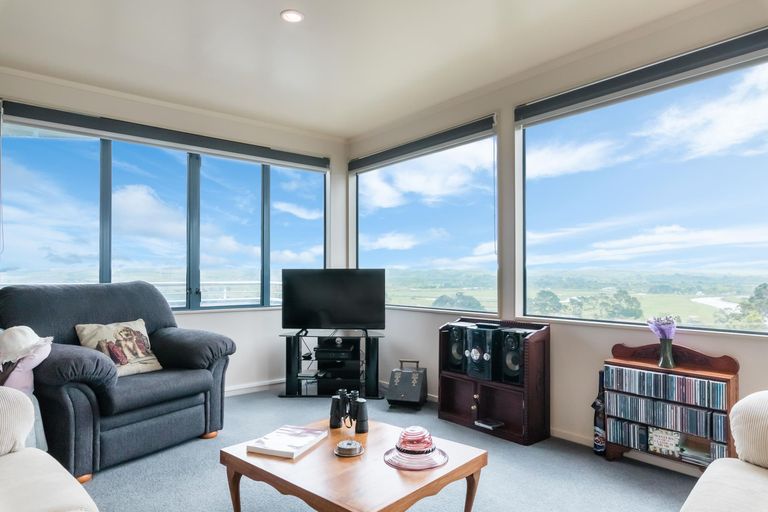 Photo of property in 3/32 Hand Road, Helensville, 0800