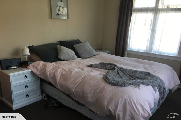 Photo of property in 4 Gordon Street, Glen Avon, New Plymouth, 4312