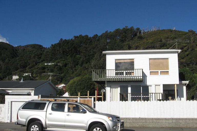 Photo of property in 53 Marine Parade, Eastbourne, Lower Hutt, 5013