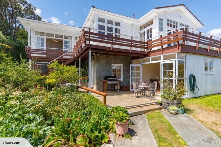 Photo of property in 12 Whanake Street, Titahi Bay, Porirua, 5022