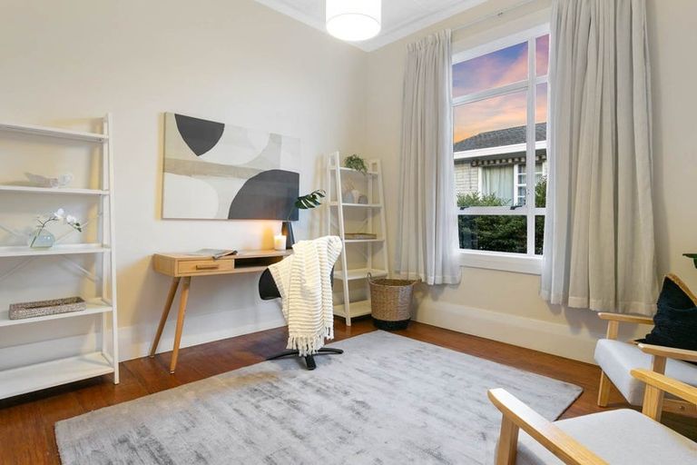 Photo of property in 1/211 Onewa Road, Birkenhead, Auckland, 0626