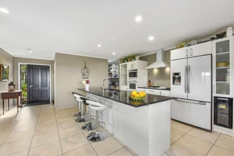 Photo of property in 3 Streets Way, Timberlea, Upper Hutt, 5018