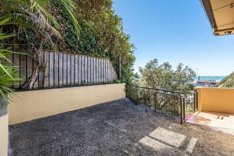 Photo of property in 4 Karaka Road, Bluff Hill, Napier, 4110