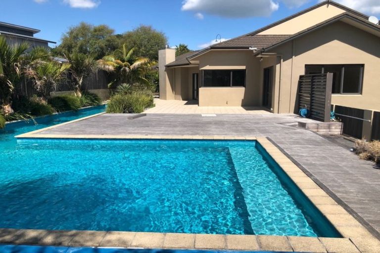 Photo of property in 52 Shelter Drive, Greenhithe, Auckland, 0632