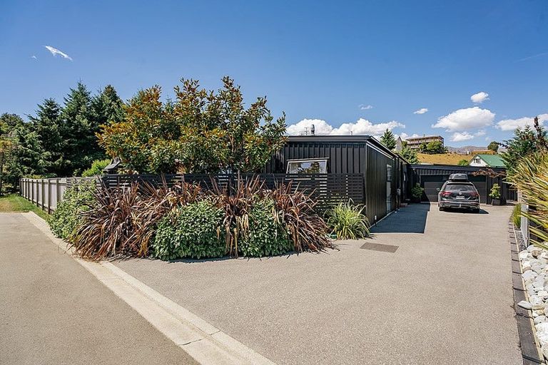 Photo of property in 21 Hewson Crescent, Lake Hawea, Wanaka, 9382