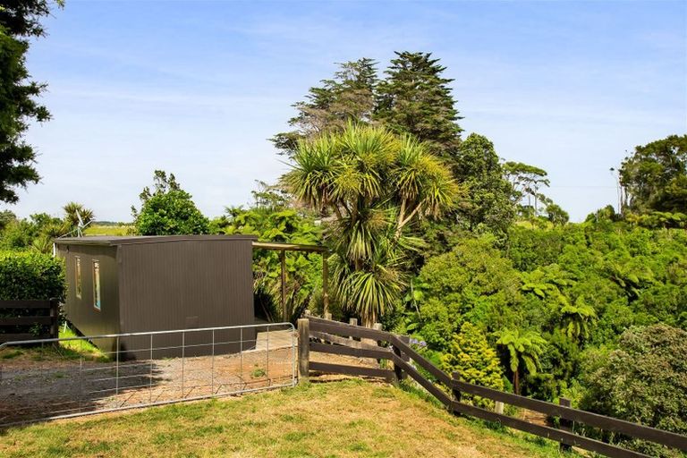 Photo of property in 206 Henwood Road, Paraite, New Plymouth, 4372