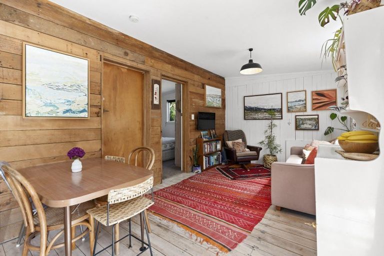 Photo of property in 18-22 Dixon Street, Oakura, 4314