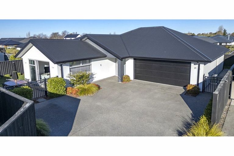 Photo of property in 21 Salisbury Avenue, Rangiora, 7400