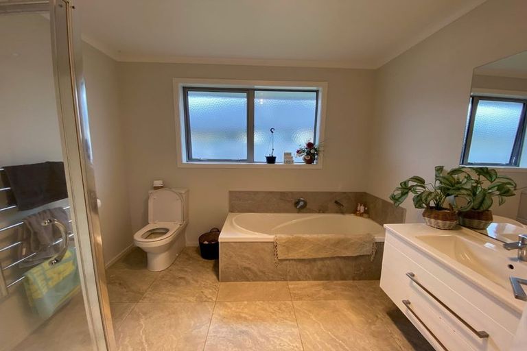 Photo of property in 19 Richardson Road, Omokoroa, 3114