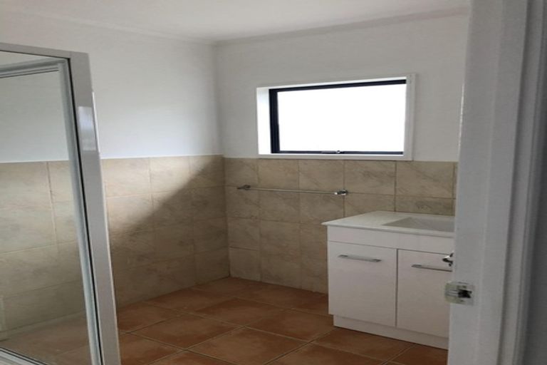 Photo of property in 16 Chequers Avenue, Glenfield, Auckland, 0629