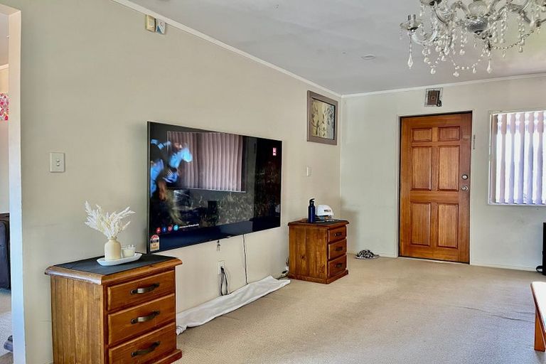 Photo of property in 2/62 Hillcrest Road, Papatoetoe, Auckland, 2025