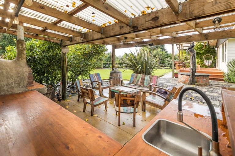 Photo of property in 24 Gorton Street, Bulls, 4818