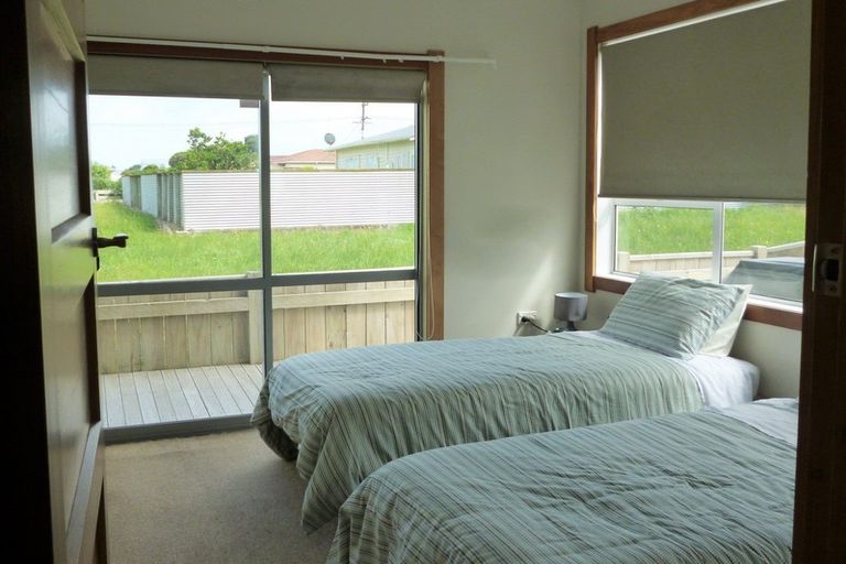 Photo of property in 9 Domett Street, Opunake, 4616