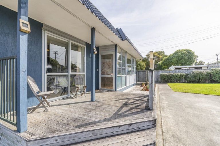 Photo of property in 3 Tui Road, Raumati Beach, Paraparaumu, 5032