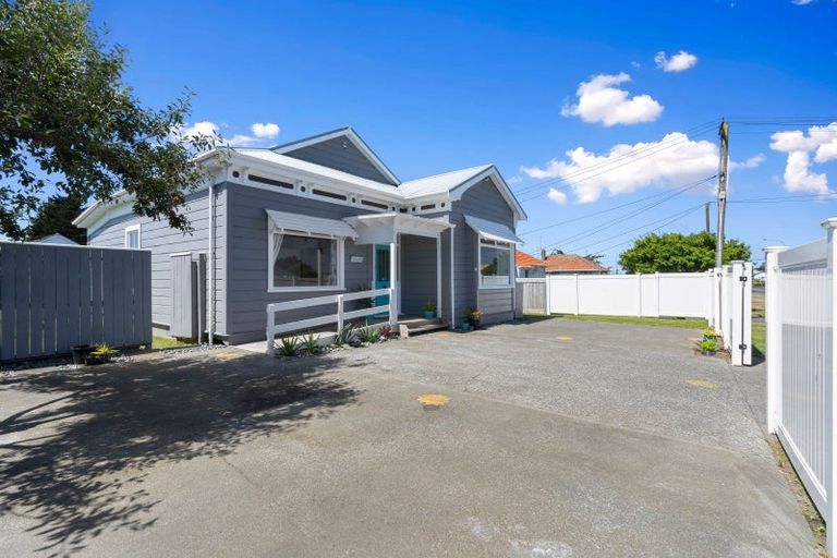 Photo of property in 14 Russell Street, Foxton, 4814