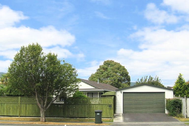 Photo of property in 30 Memphis Grove, Totara Park, Upper Hutt, 5018