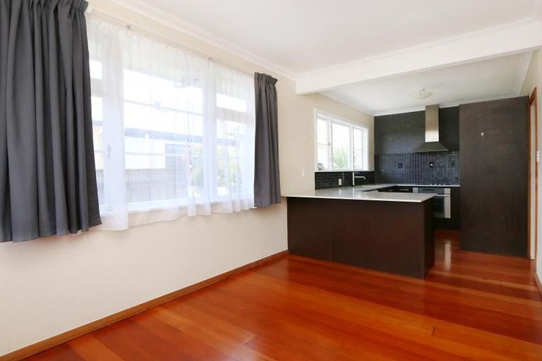Photo of property in 166 College Street, Awapuni, Palmerston North, 4412