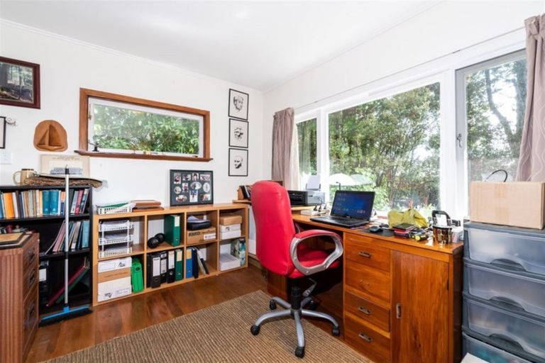 Photo of property in 136 Piha Road, Piha, New Lynn, 0772