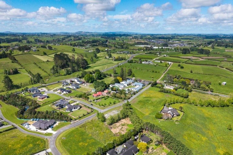 Photo of property in 9 Karaka School Lane, Karaka, 2580
