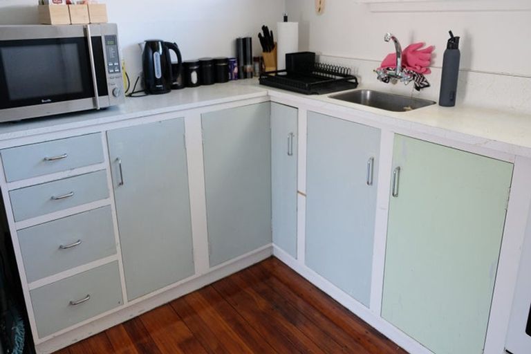 Photo of property in 2/94 Charles Street, Waltham, Christchurch, 8011